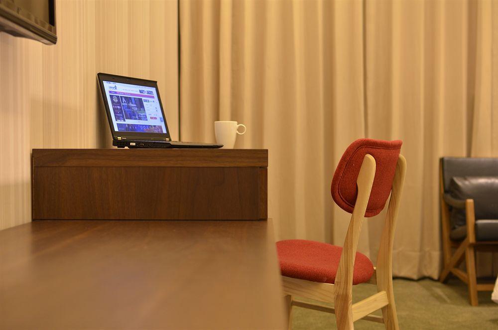 Airline Inn Green Park Way Taichung Exteriör bild
