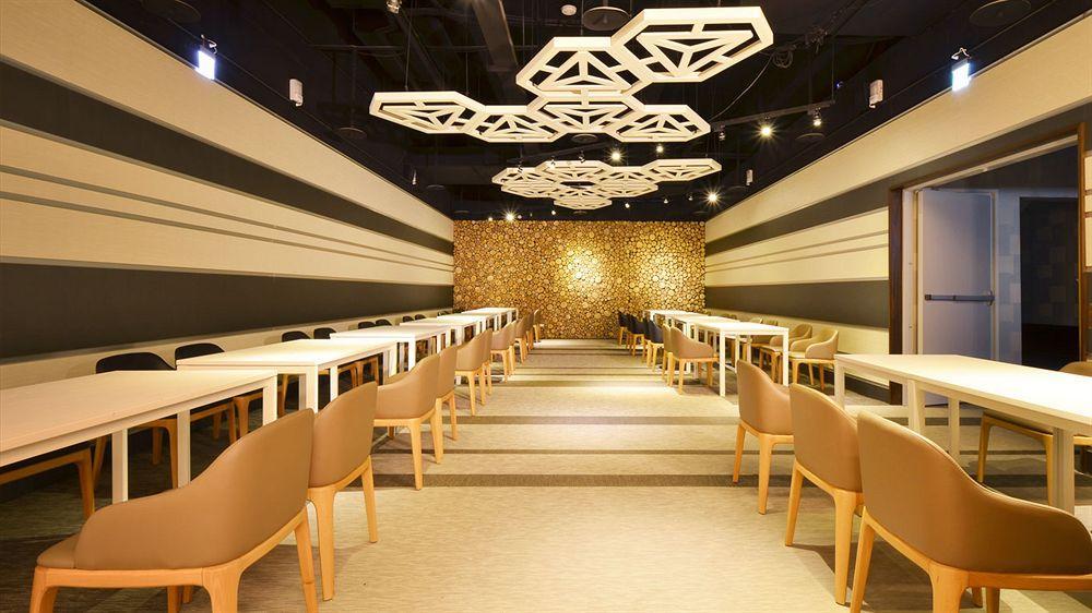 Airline Inn Green Park Way Taichung Exteriör bild