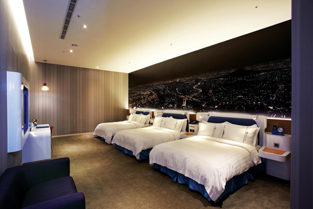 Airline Inn Green Park Way Taichung Exteriör bild