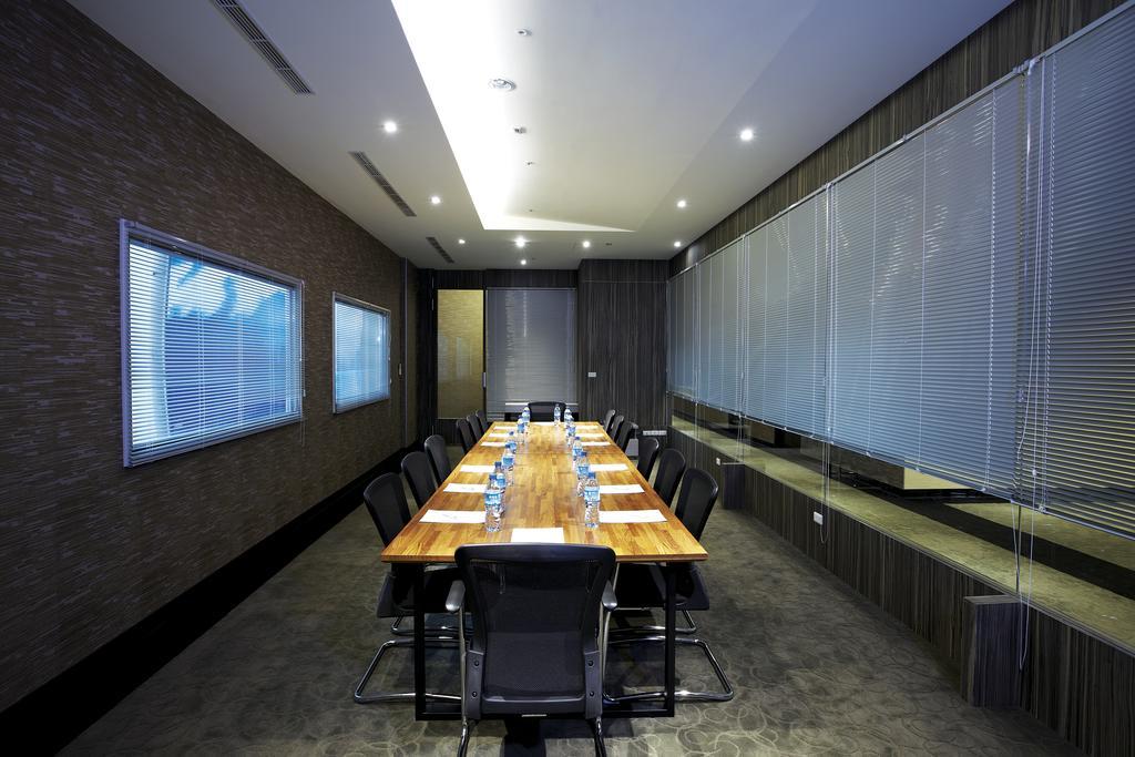 Airline Inn Green Park Way Taichung Exteriör bild