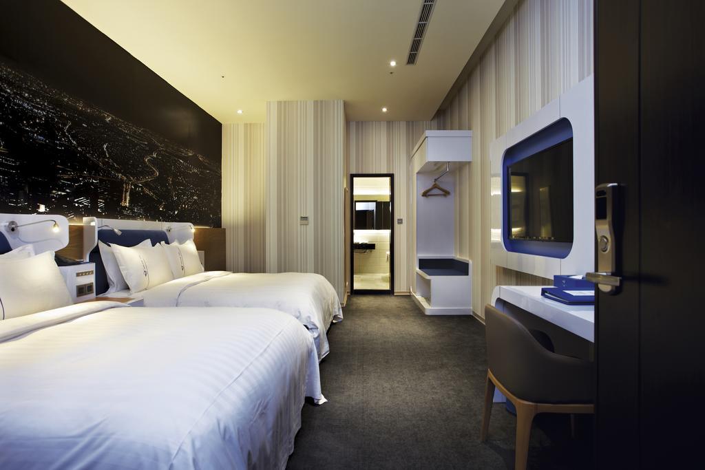 Airline Inn Green Park Way Taichung Exteriör bild