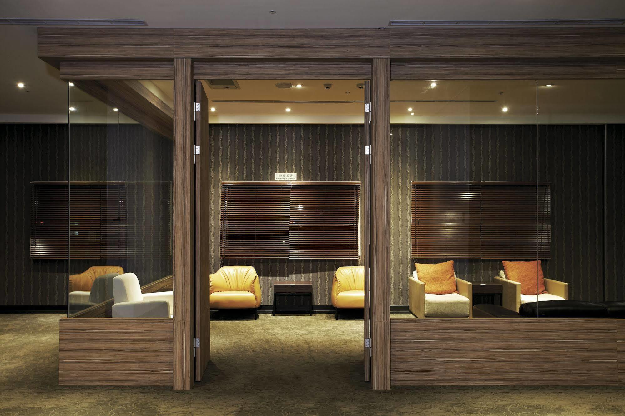 Airline Inn Green Park Way Taichung Exteriör bild