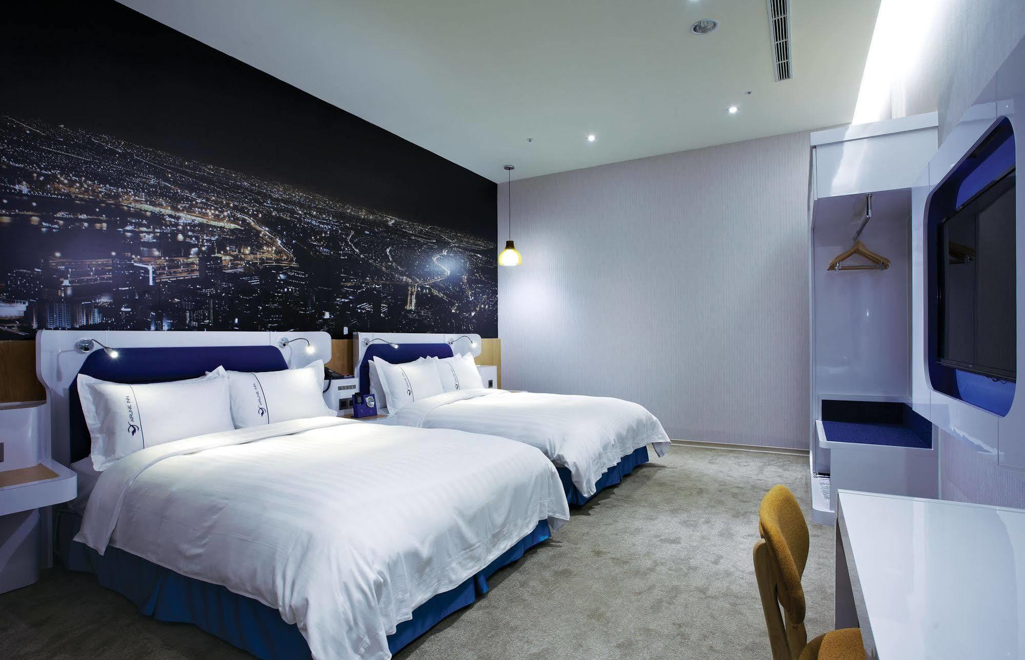 Airline Inn Green Park Way Taichung Exteriör bild