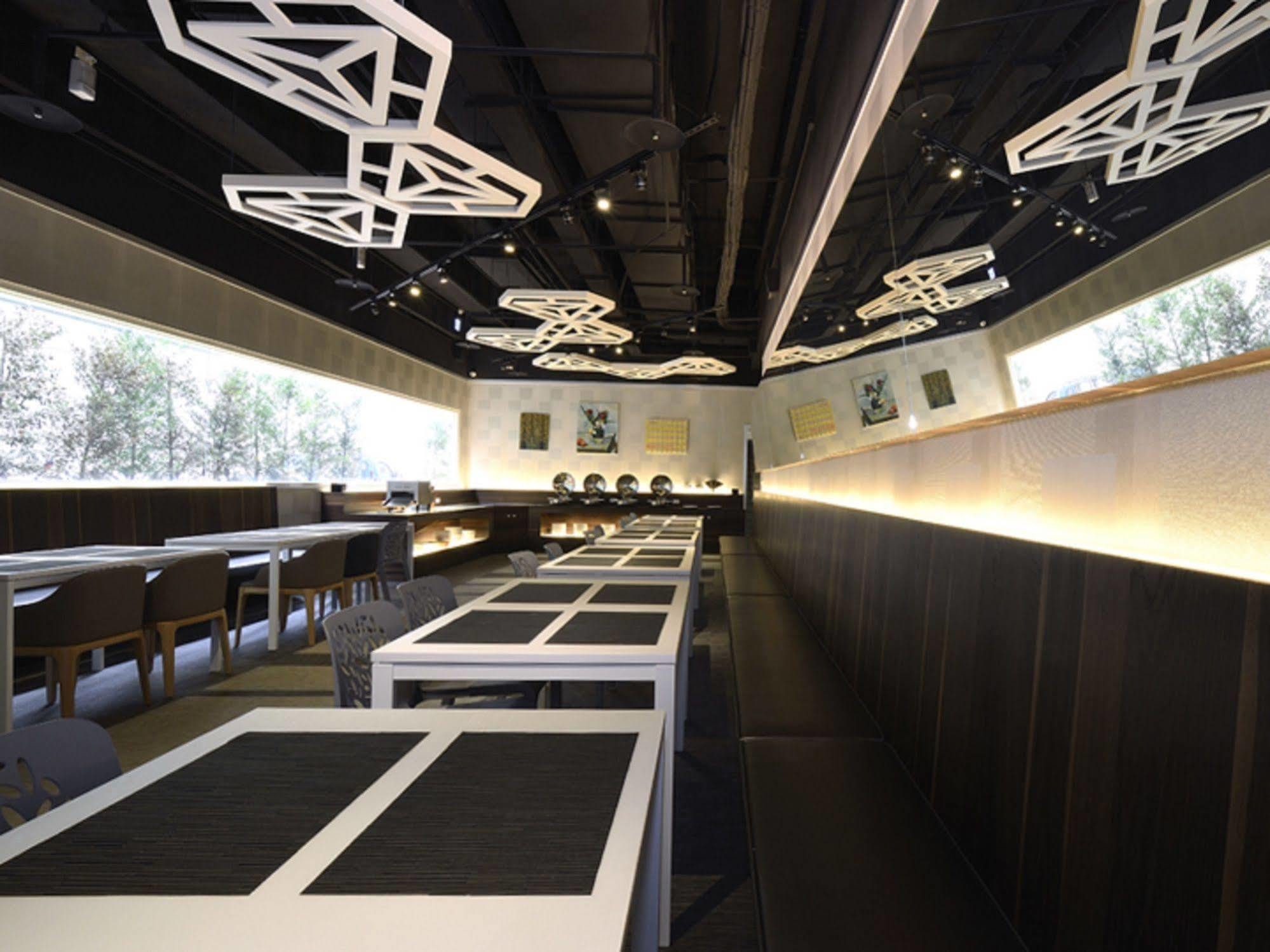 Airline Inn Green Park Way Taichung Exteriör bild